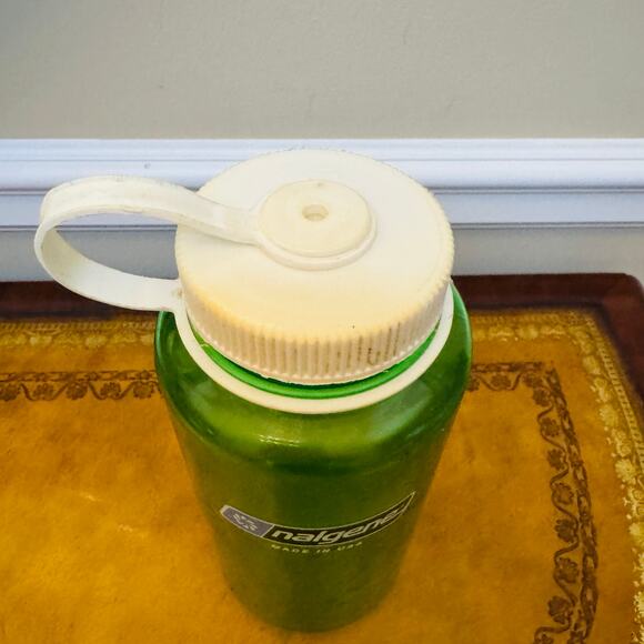 Nalgene Green with White Top 32 oz BPA Free USA Made Wide Mouth Water Bottle - Picture 2 of 5